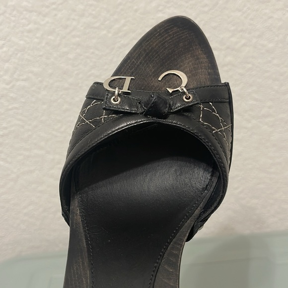 Dior sandal. Black . Size 38.5 ( run small) I’m usually a 6.5 or 7 though. - Picture 9 of 14